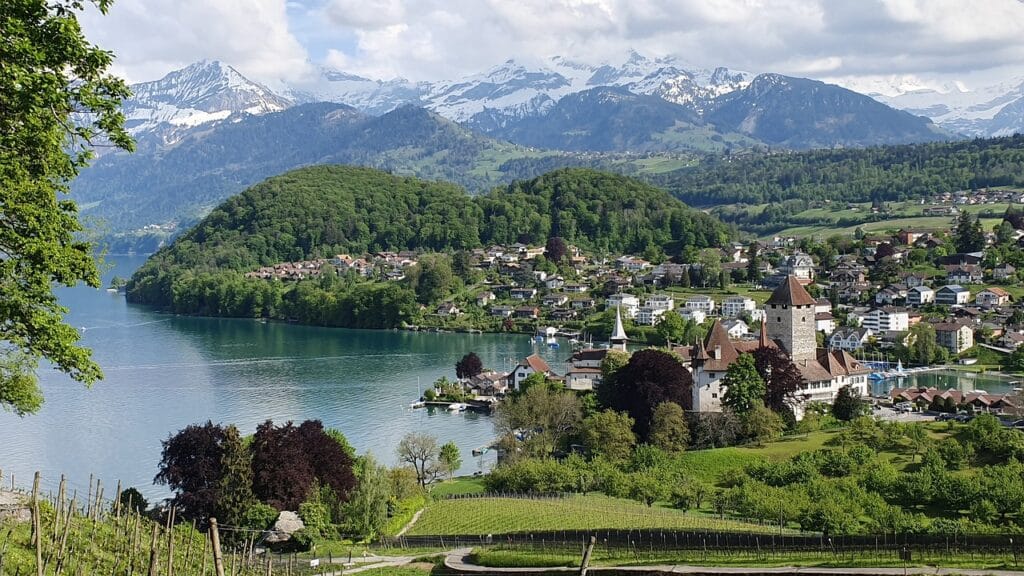 Lac de Thoune en Suisse