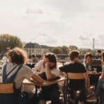 Bar en terrasse à Paris