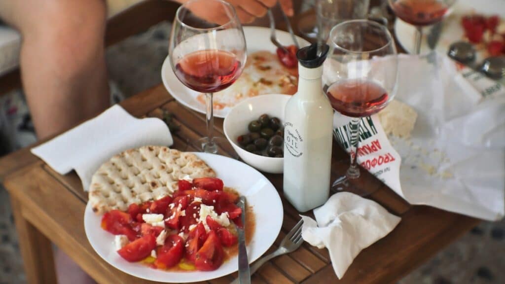 Vins sur une tablea d'été